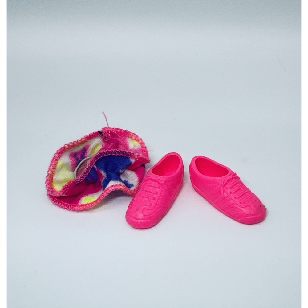 Vintage 1992 Skipper Courtney High School Fashions #3652 Pink Shoes Scrunchie